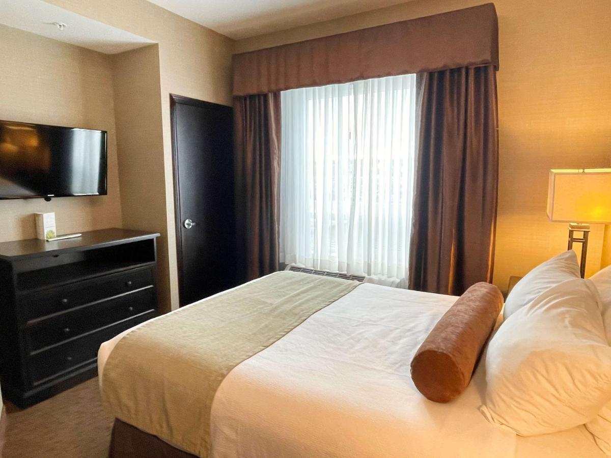 Best Western Plus Okotoks Inn&Suites Extérieur photo