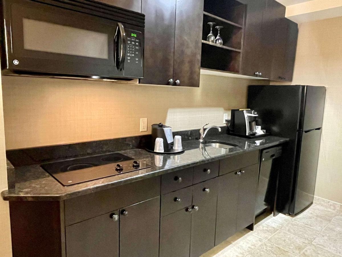 Best Western Plus Okotoks Inn&Suites Extérieur photo
