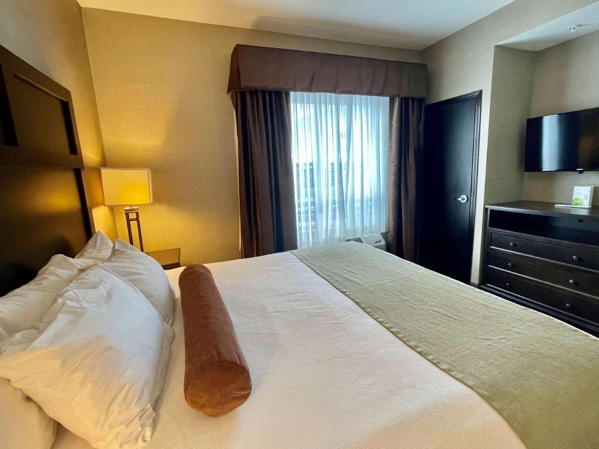 Best Western Plus Okotoks Inn&Suites Extérieur photo