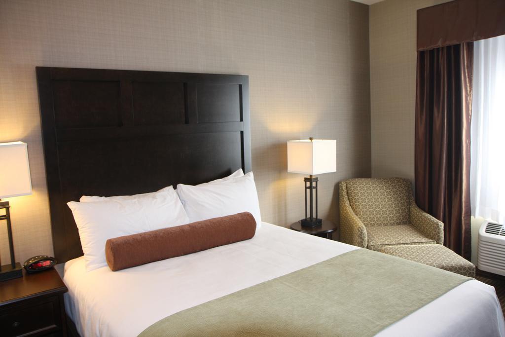 Best Western Plus Okotoks Inn&Suites Chambre photo