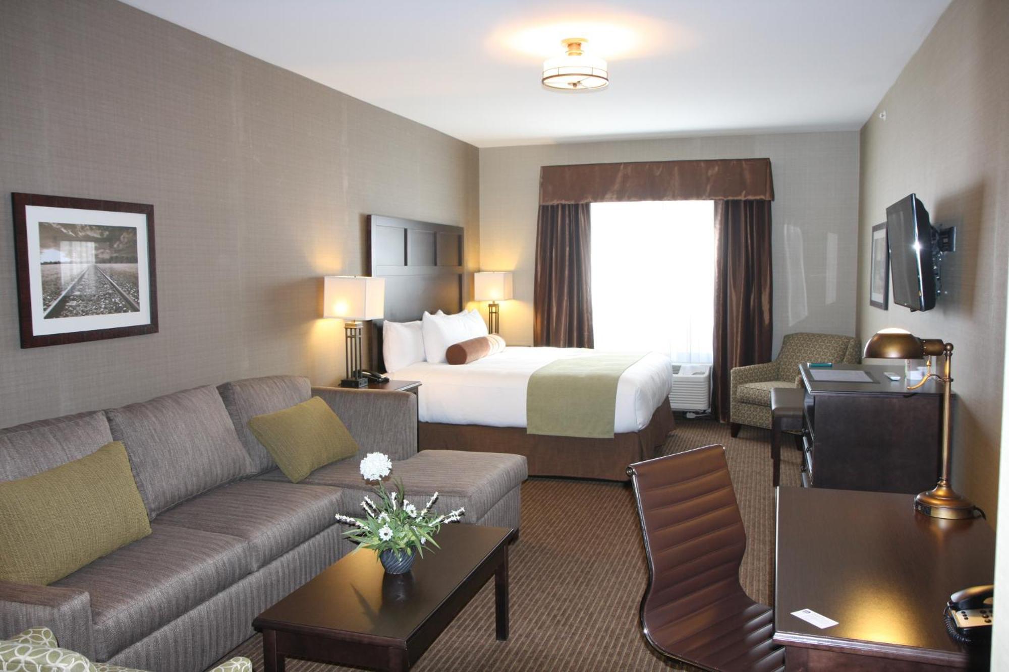 Best Western Plus Okotoks Inn&Suites Extérieur photo