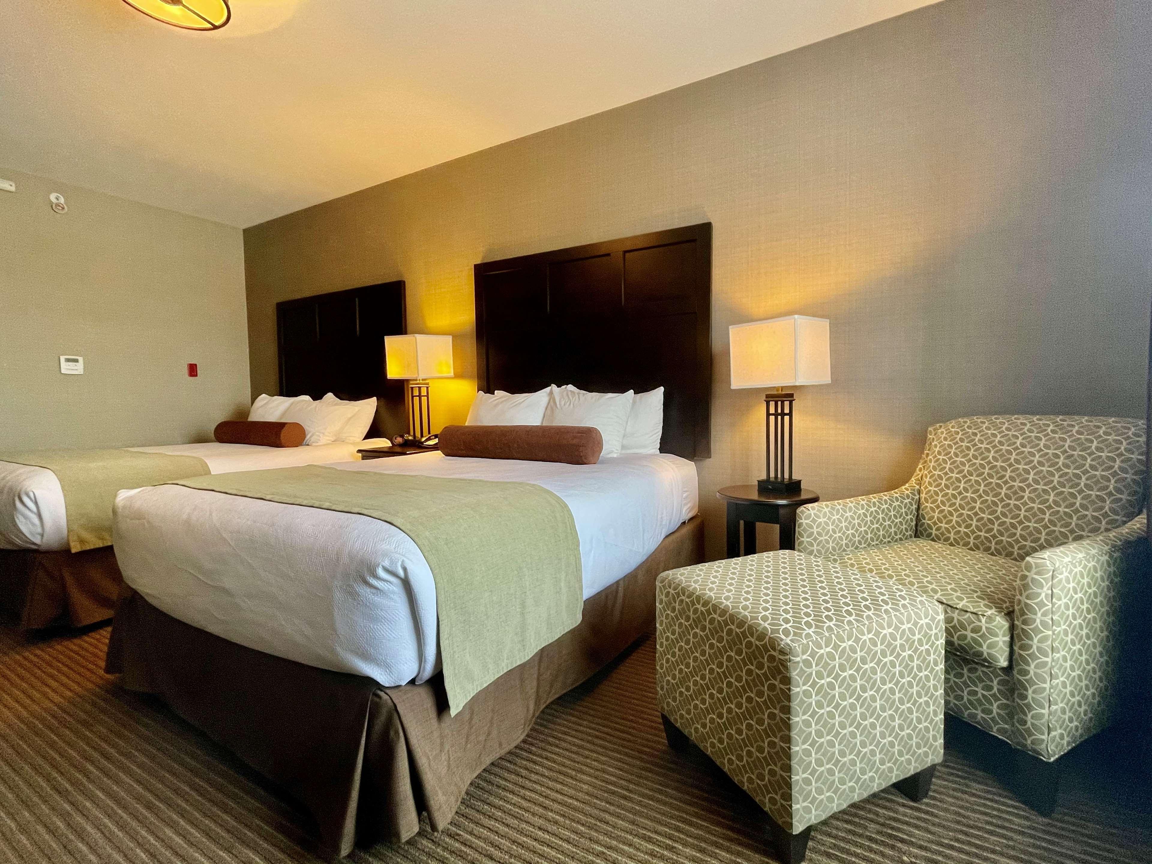 Best Western Plus Okotoks Inn&Suites Extérieur photo