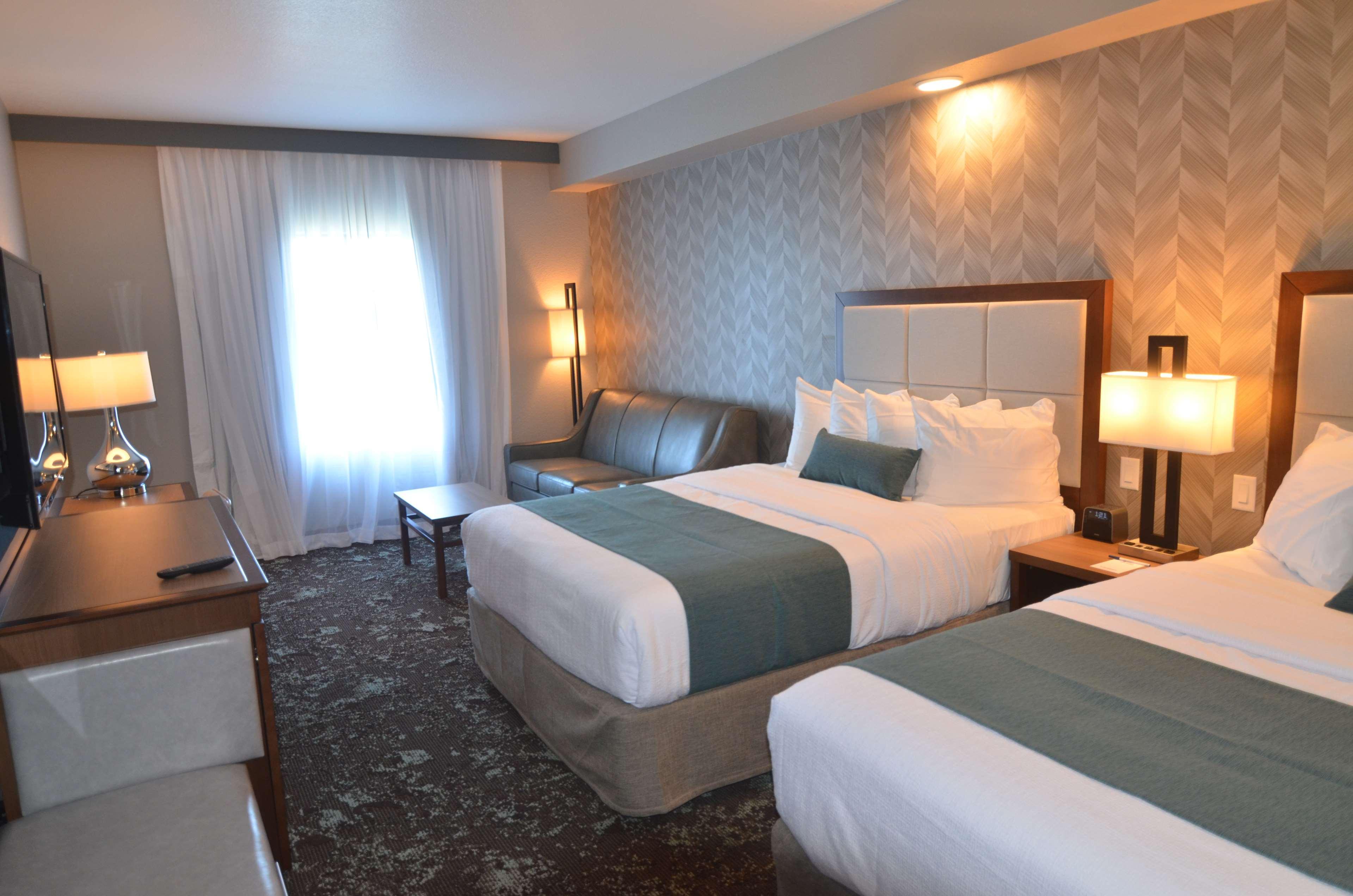 Best Western Plus Okotoks Inn&Suites Extérieur photo