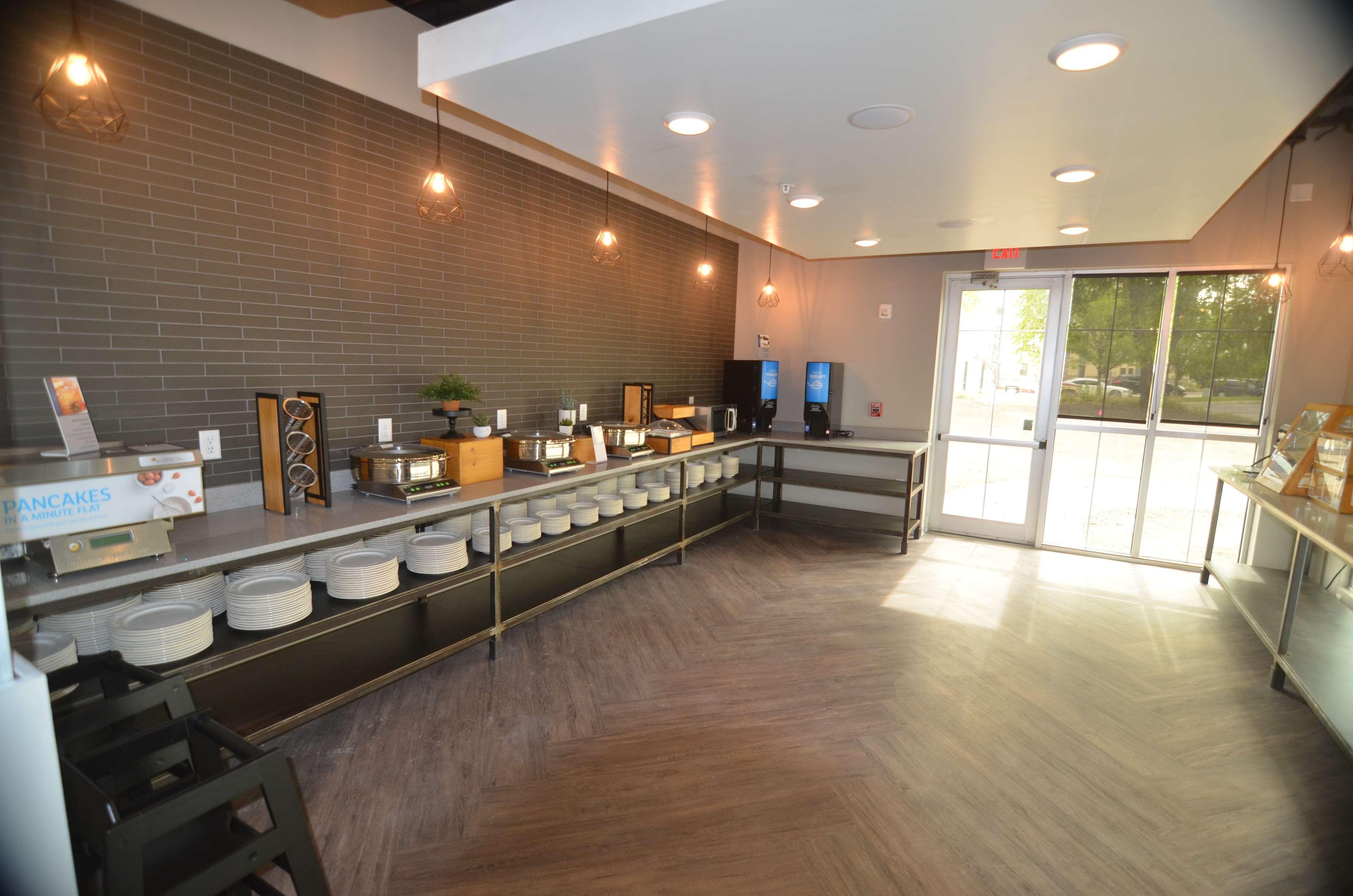 Best Western Plus Okotoks Inn&Suites Extérieur photo