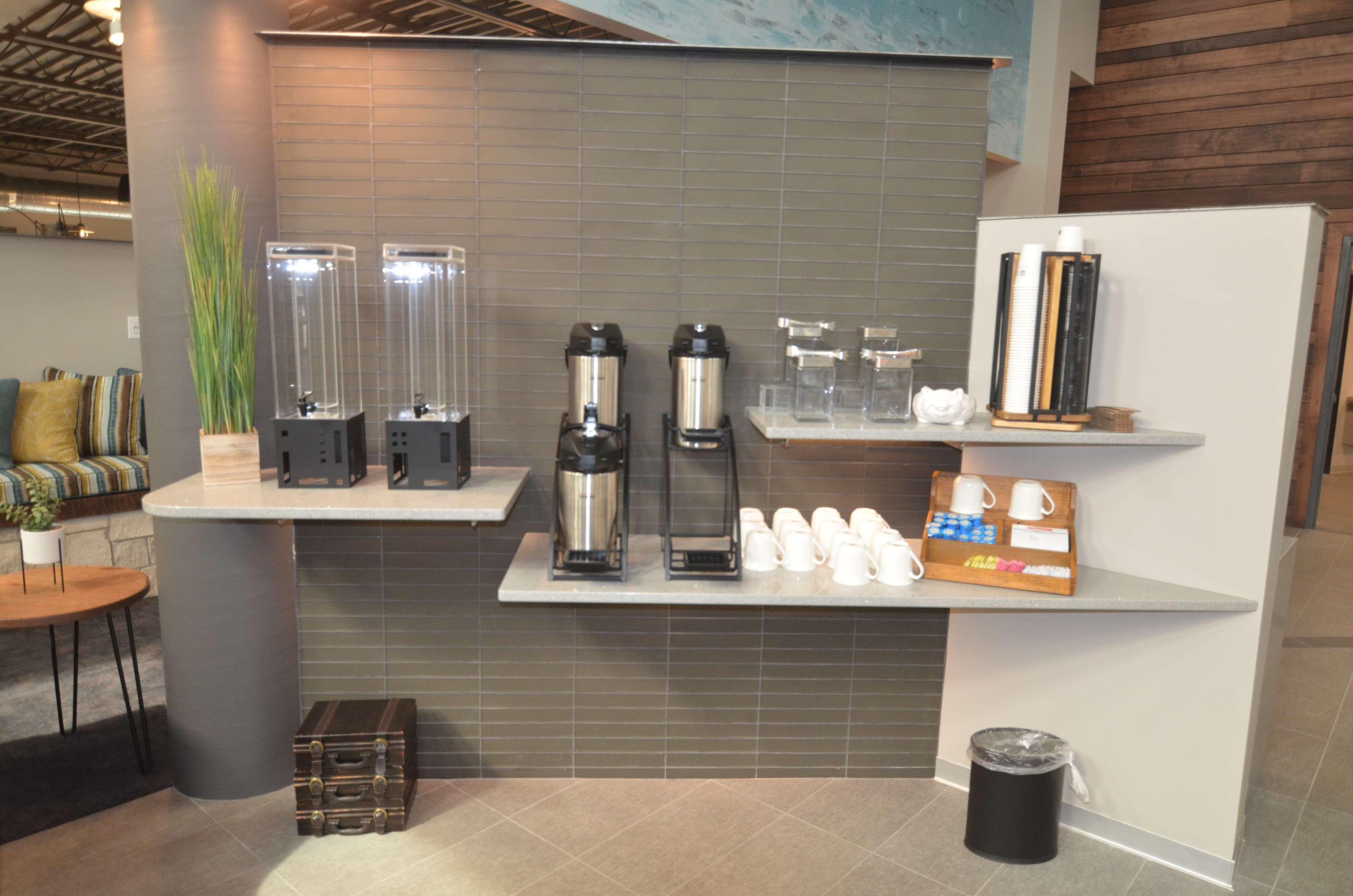 Best Western Plus Okotoks Inn&Suites Extérieur photo