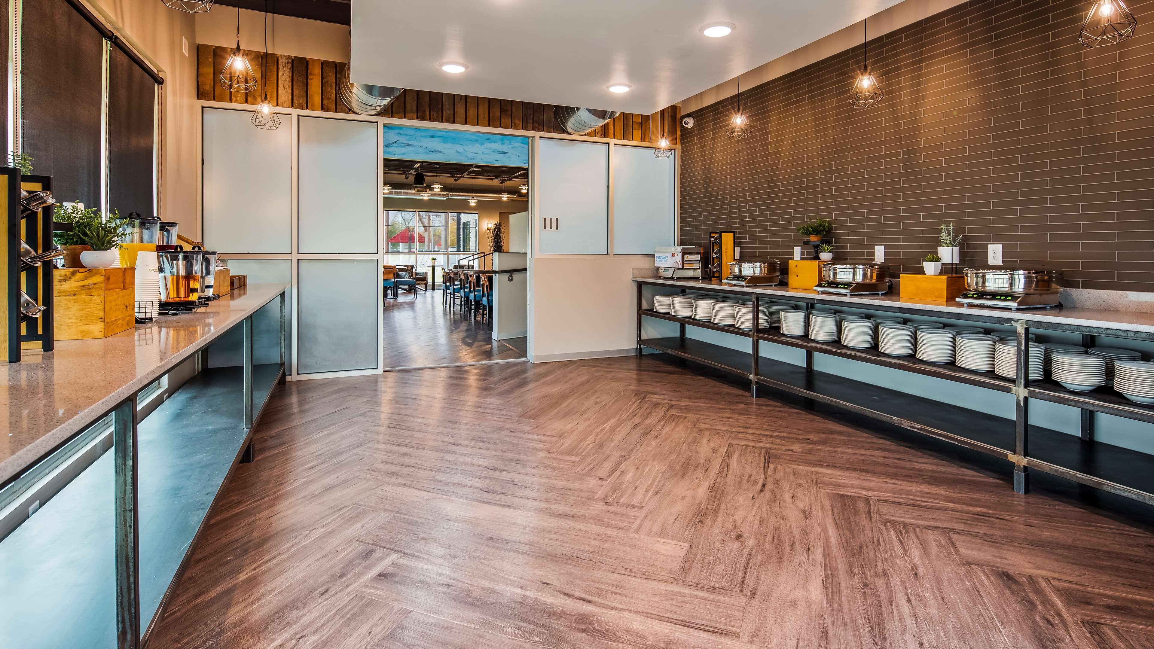Best Western Plus Okotoks Inn&Suites Extérieur photo
