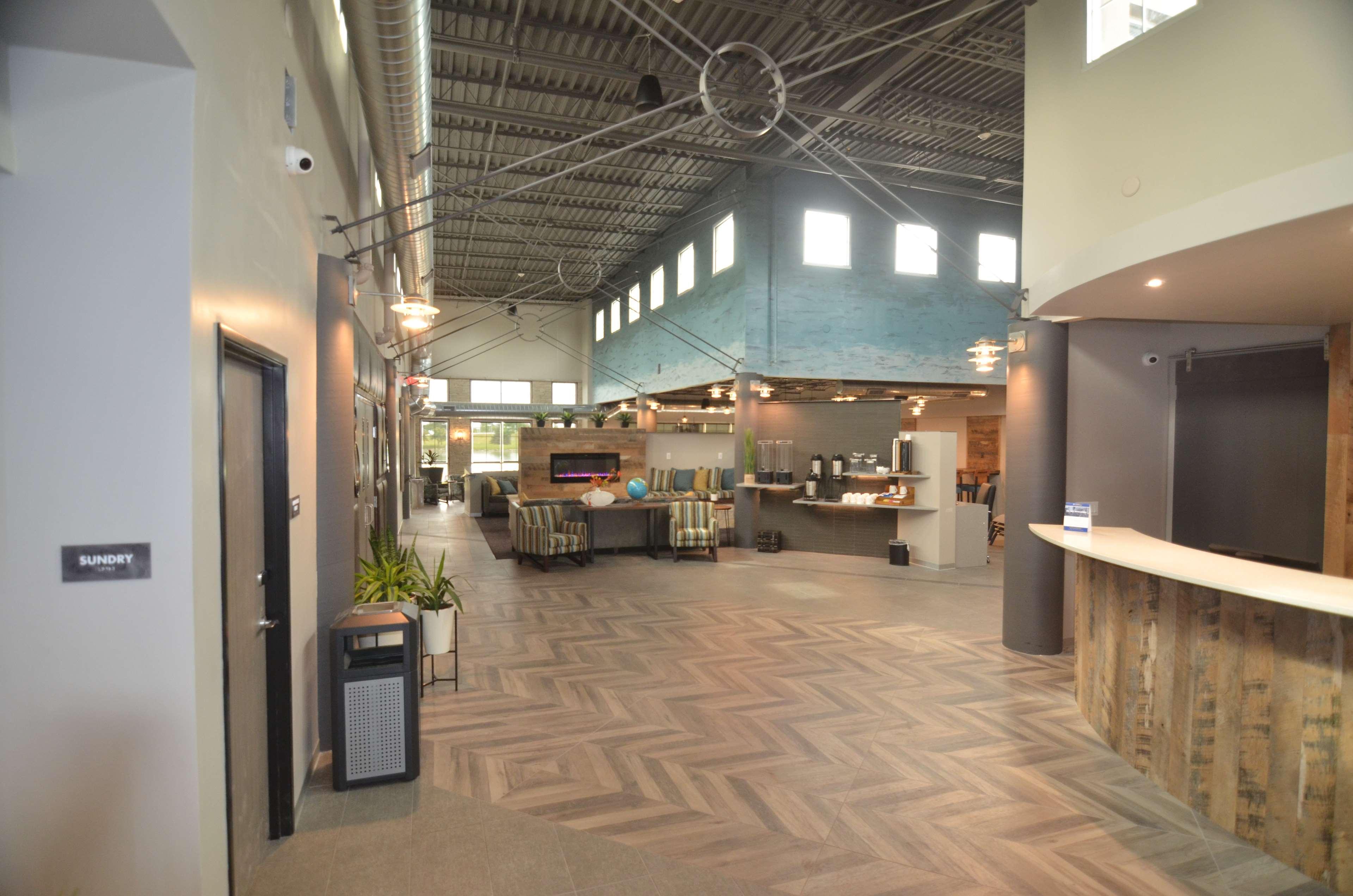 Best Western Plus Okotoks Inn&Suites Extérieur photo